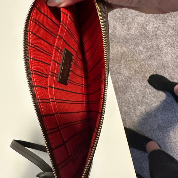 Louis Vuitton Damien Ebene Wristlet - Picture 4 of 4